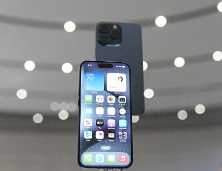 环县Apple维修站分享买iPhone15还是华为Mate60 